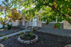 11227 40 Avenue  Edmonton, AB T6J 0P9