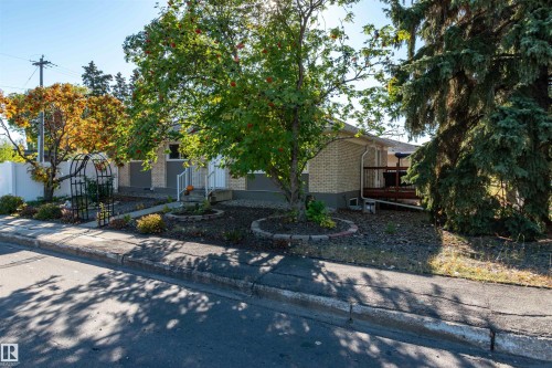 11227 40 Avenue, Edmonton, AB - Outdoor