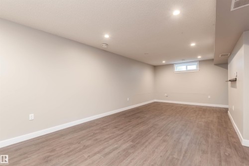 11227 40 Avenue, Edmonton, AB - Indoor Photo Showing Other Room