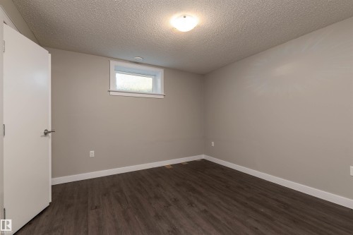 11227 40 Avenue, Edmonton, AB - Indoor Photo Showing Other Room