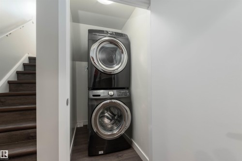 11227 40 Avenue, Edmonton, AB - Indoor Photo Showing Laundry Room