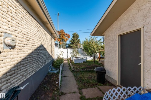 11227 40 Avenue, Edmonton, AB - Outdoor