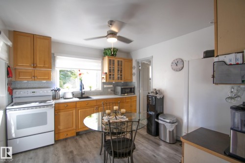 4703 47 Ave, Myrnam, AB - Indoor Photo Showing Kitchen