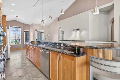 18 Briarwood Village, Stony Plain, AB - Indoor Photo Showing Kitchen With Upgraded Kitchen