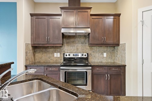 46 1901 126 St Sw, Edmonton, AB - Indoor Photo Showing Kitchen With Double Sink
