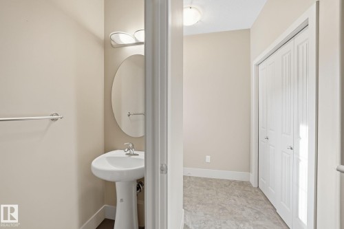 46 1901 126 St Sw, Edmonton, AB - Indoor Photo Showing Bathroom