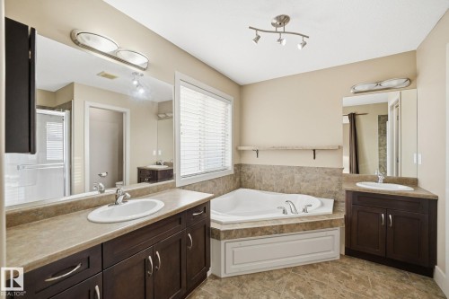 46 1901 126 St Sw, Edmonton, AB - Indoor Photo Showing Bathroom