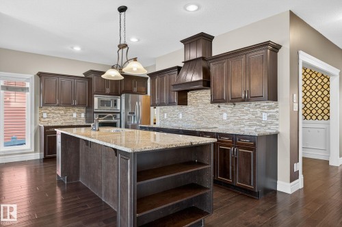 3841 Gallinger Loop, Edmonton, AB - Indoor Photo Showing Kitchen With Upgraded Kitchen