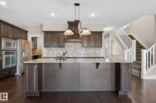 3841 Gallinger Loop, Edmonton, AB - Indoor Photo Showing Kitchen With Upgraded Kitchen