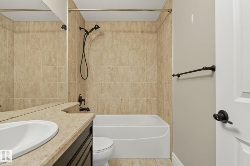 3841 Gallinger Loop, Edmonton, AB - Indoor Photo Showing Bathroom