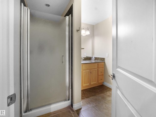 94 Dechene Road, Edmonton, AB - Indoor Photo Showing Bathroom