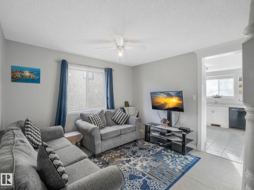 6219 162 Avenue, Edmonton, AB - Indoor Photo Showing Living Room