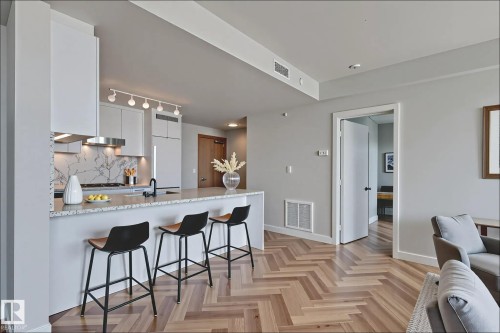 4104 10360 102 Street, Edmonton, AB - Indoor