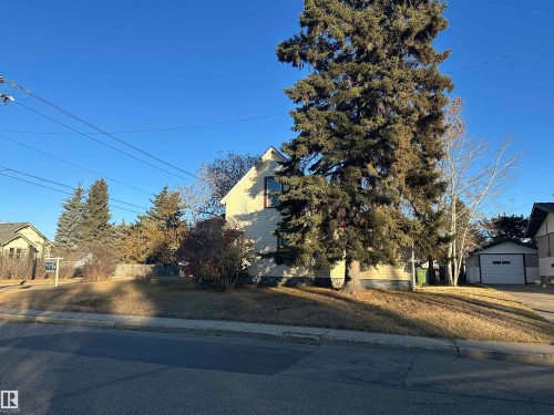 4321 53A Street, Wetaskiwin, AB - Outdoor