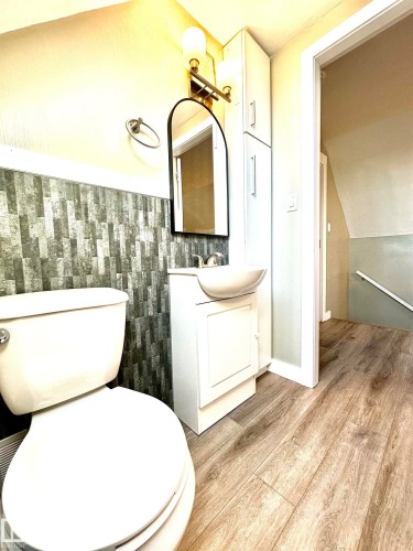 4321 53A Street, Wetaskiwin, AB - Indoor Photo Showing Bathroom