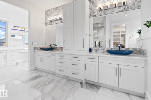 3652 Westcliff Way, Edmonton, AB - Indoor