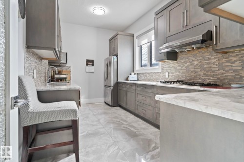 3652 Westcliff Way, Edmonton, AB - Indoor Photo Showing Kitchen With Upgraded Kitchen