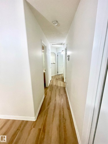 1043 Jones Crescent, Edmonton, AB - Indoor Photo Showing Other Room