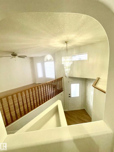 1043 Jones Crescent, Edmonton, AB - Indoor Photo Showing Other Room