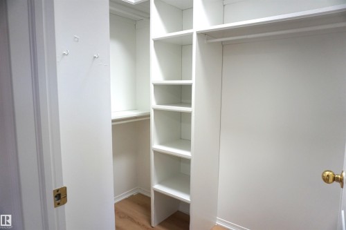 1043 Jones Crescent, Edmonton, AB - Indoor