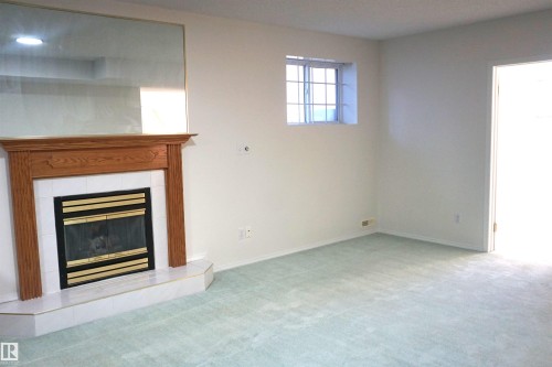1043 Jones Crescent, Edmonton, AB - Indoor With Fireplace