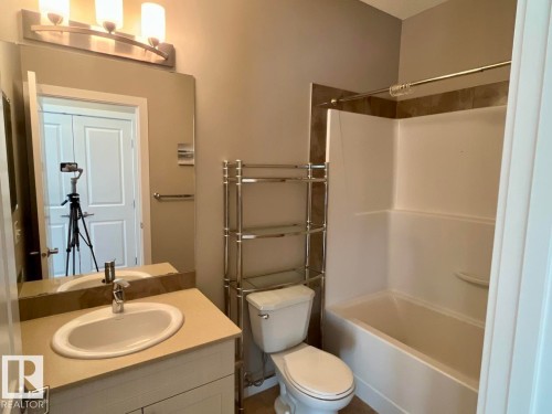 407 12804 140 Avenue, Edmonton, AB - Indoor Photo Showing Bathroom