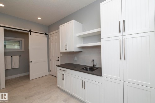 7549 May Common, Edmonton, AB - Indoor