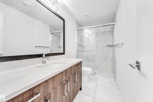 1407 Graydon Hill Way, Edmonton, AB - Indoor Photo Showing Bathroom