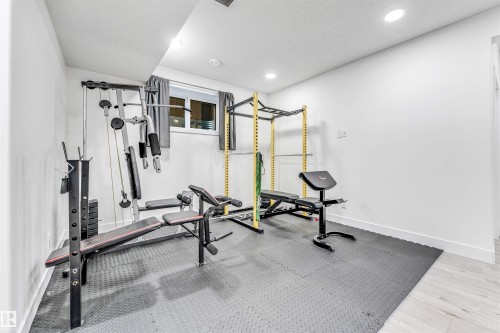 1407 Graydon Hill Way, Edmonton, AB - Indoor Photo Showing Gym Room