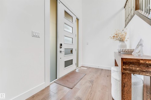 1407 Graydon Hill Way, Edmonton, AB - Indoor Photo Showing Other Room