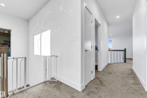 1407 Graydon Hill Way, Edmonton, AB - Indoor Photo Showing Other Room