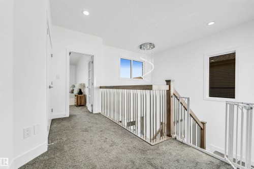 1407 Graydon Hill Way, Edmonton, AB - Indoor Photo Showing Other Room