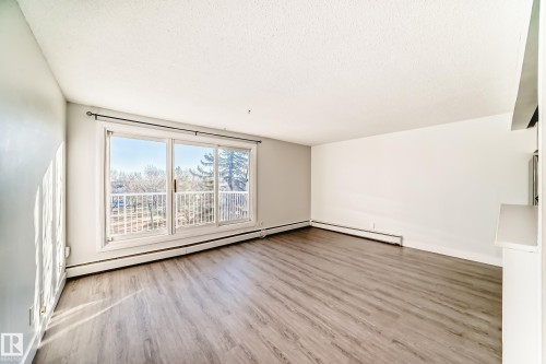 417 8604 Gateway Boulevard, Edmonton, AB - Indoor Photo Showing Other Room
