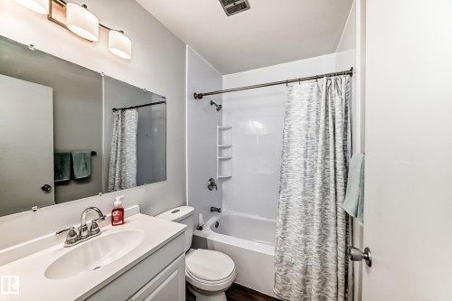 417 8604 Gateway Boulevard, Edmonton, AB - Indoor Photo Showing Bathroom