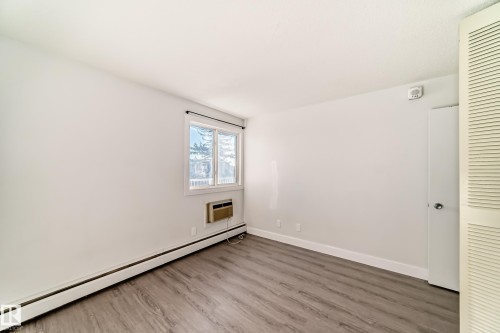 417 8604 Gateway Boulevard, Edmonton, AB - Indoor Photo Showing Other Room