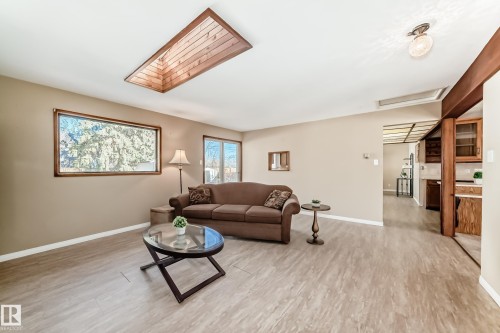 422 Evergreen Street, Sherwood Park, AB - Indoor Photo Showing Living Room
