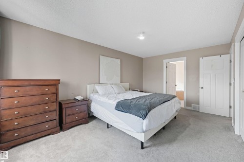 2608 Anderson Crescent, Edmonton, AB - Indoor Photo Showing Bedroom