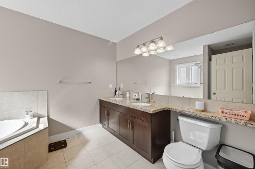 2608 Anderson Crescent, Edmonton, AB - Indoor Photo Showing Bathroom