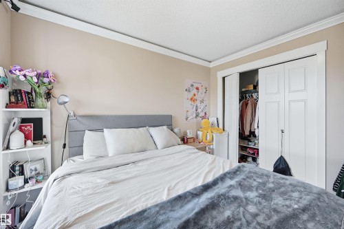 2608 Anderson Crescent, Edmonton, AB - Indoor Photo Showing Bedroom