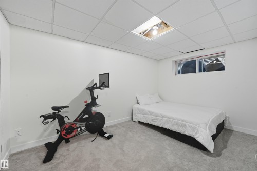 2608 Anderson Crescent, Edmonton, AB - Indoor Photo Showing Other Room