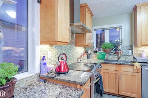3720 25 Ave, Edmonton, AB - Indoor Photo Showing Kitchen