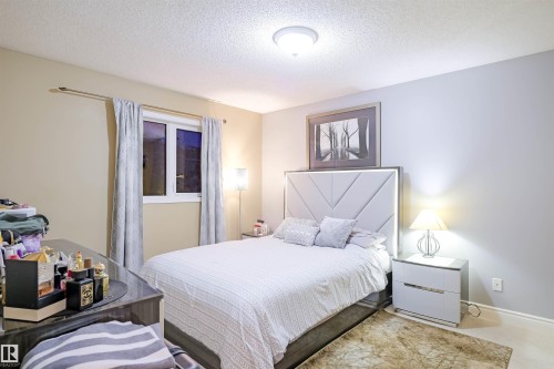 3720 25 Ave, Edmonton, AB - Indoor Photo Showing Bedroom