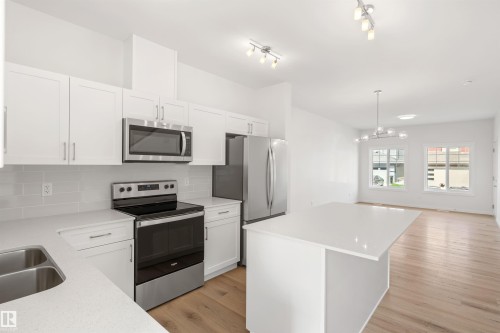 7230 Rosenthal Drive, Edmonton, AB - Indoor Photo Showing Kitchen With Stainless Steel Kitchen With Double Sink With Upgraded Kitchen