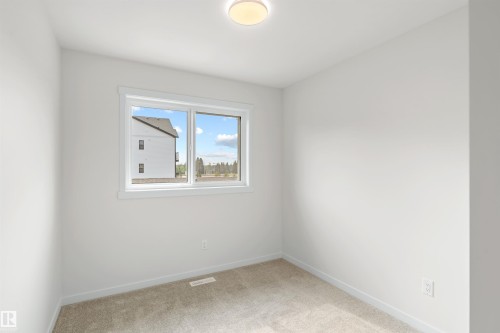 7230 Rosenthal Drive, Edmonton, AB - Indoor Photo Showing Other Room
