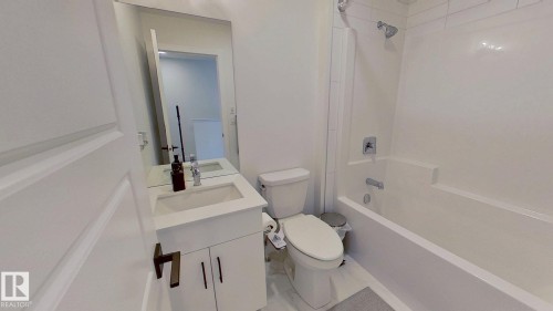 54 Sienna Boulevard, Fort Saskatchewan, AB - Indoor Photo Showing Bathroom