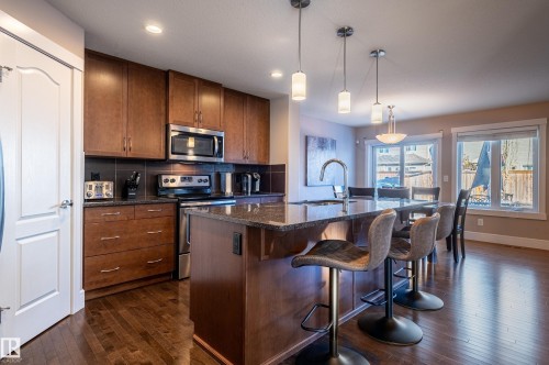 623 176 Street, Edmonton, AB - Indoor Photo Showing Kitchen With Upgraded Kitchen