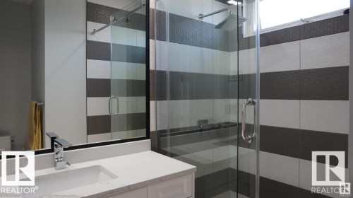 707 180 Street, Edmonton, AB - Indoor Photo Showing Bathroom