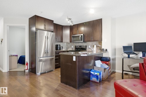 310 2204 44Ave, Edmonton, AB - Indoor Photo Showing Kitchen