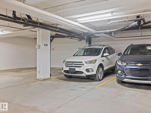 310 2204 44Ave, Edmonton, AB - Indoor Photo Showing Garage
