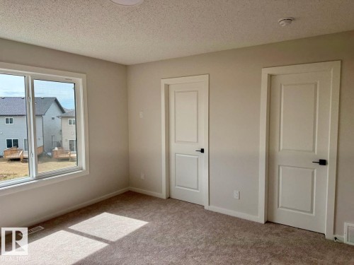 Upper 319 33 Avenue, Edmonton, AB - Indoor Photo Showing Other Room